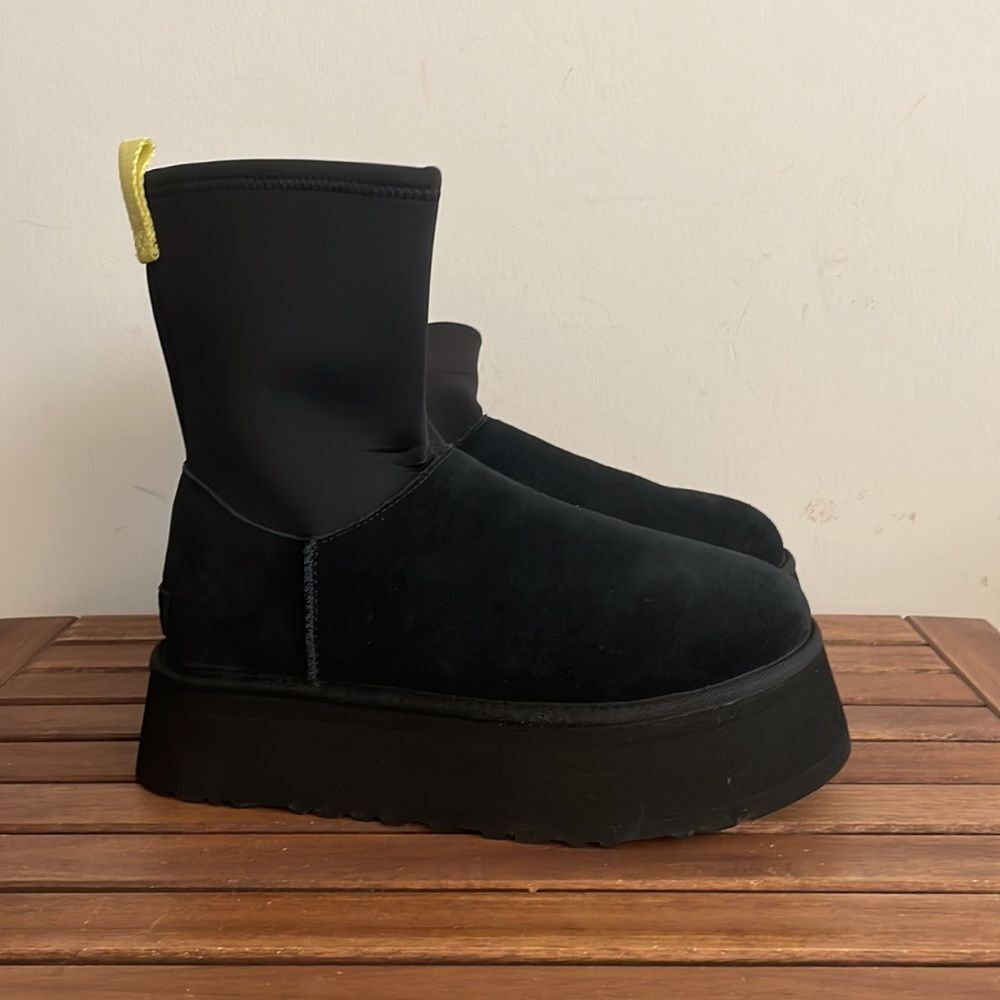 UGG Classic Dipper Black USA Women Size 9/UK 7/EU 40